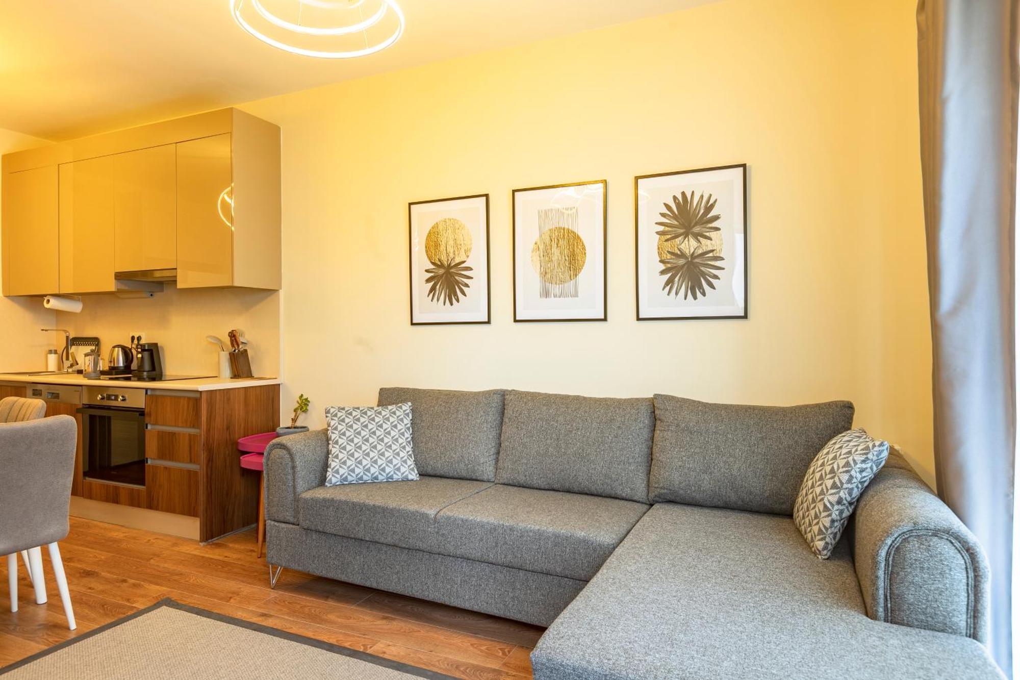 212 Outlet Karsisinda Lux N7 *