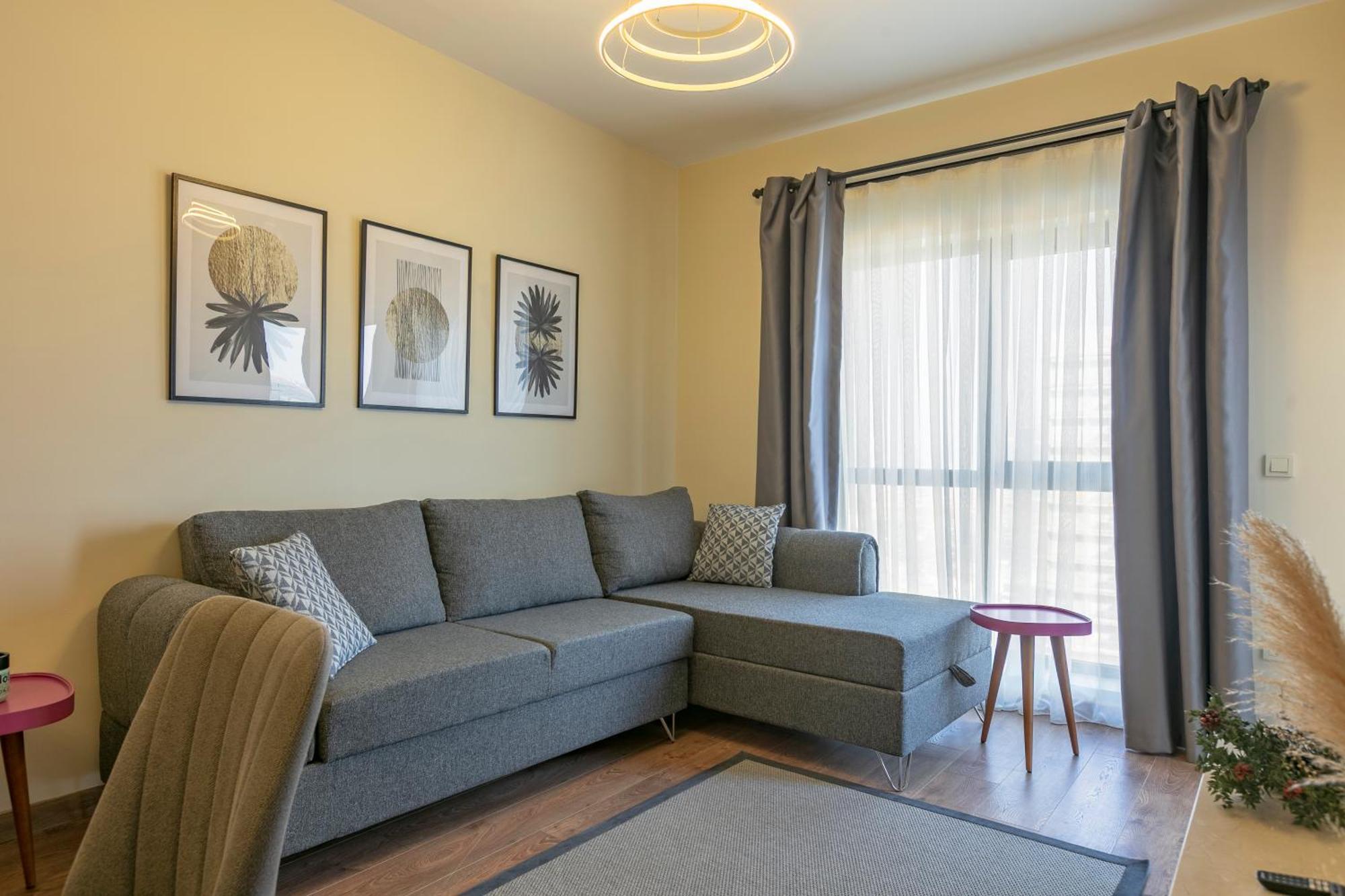 212 Outlet Karsisinda Lux N7