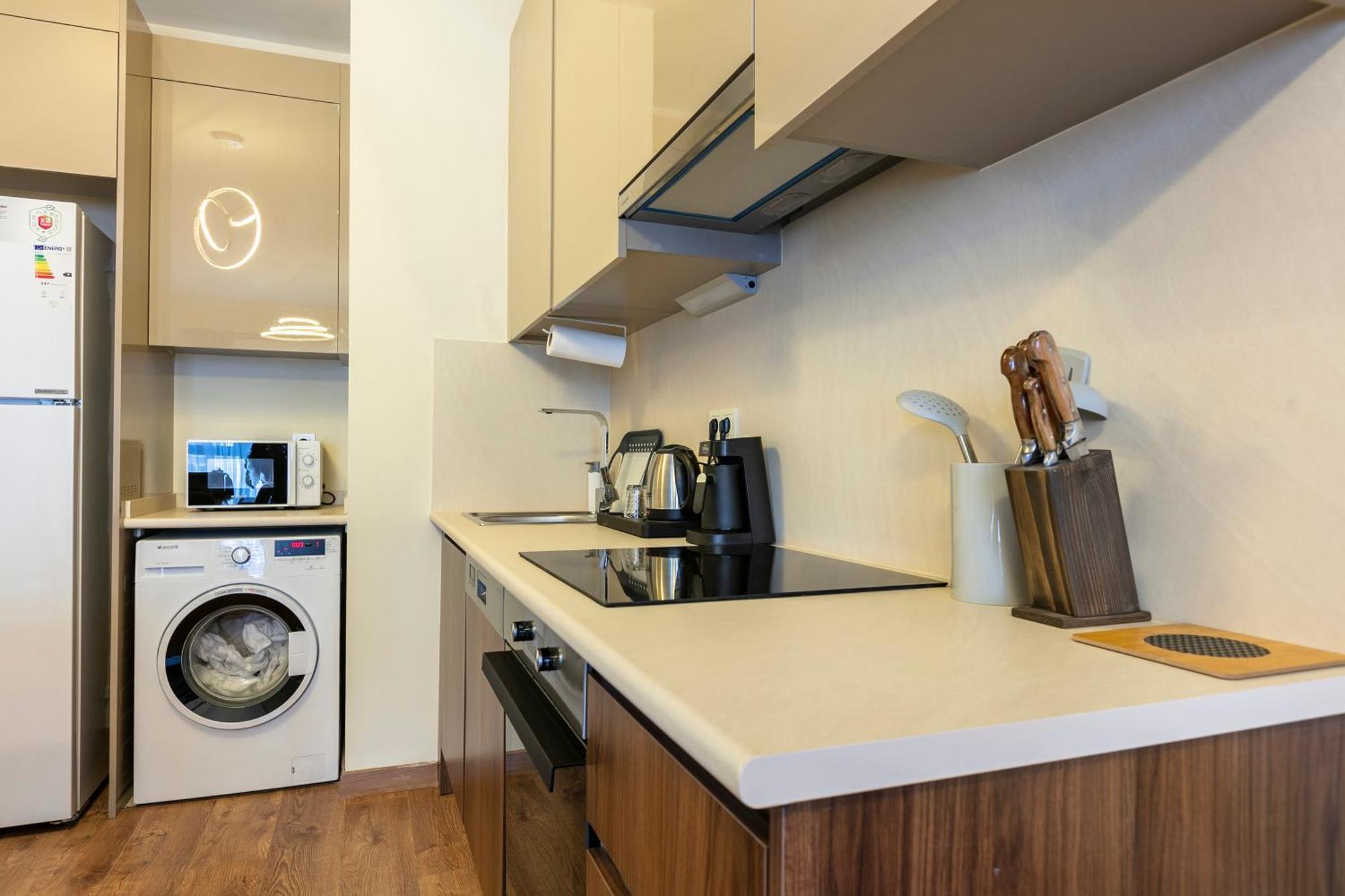 212 Outlet Karsisinda Lux N7 Istanbul