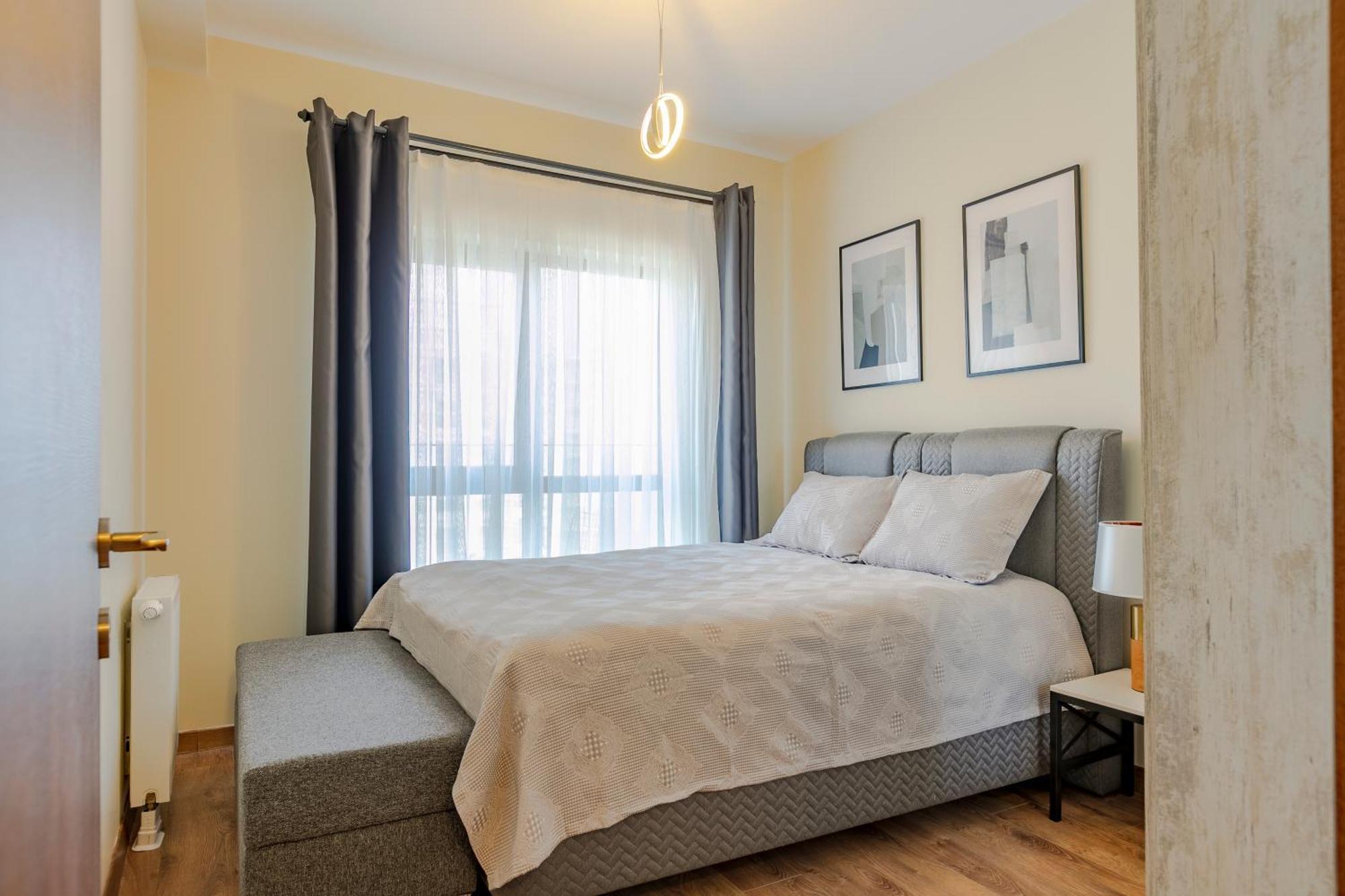 212 Outlet Karsisinda Lux N7 Istanbul