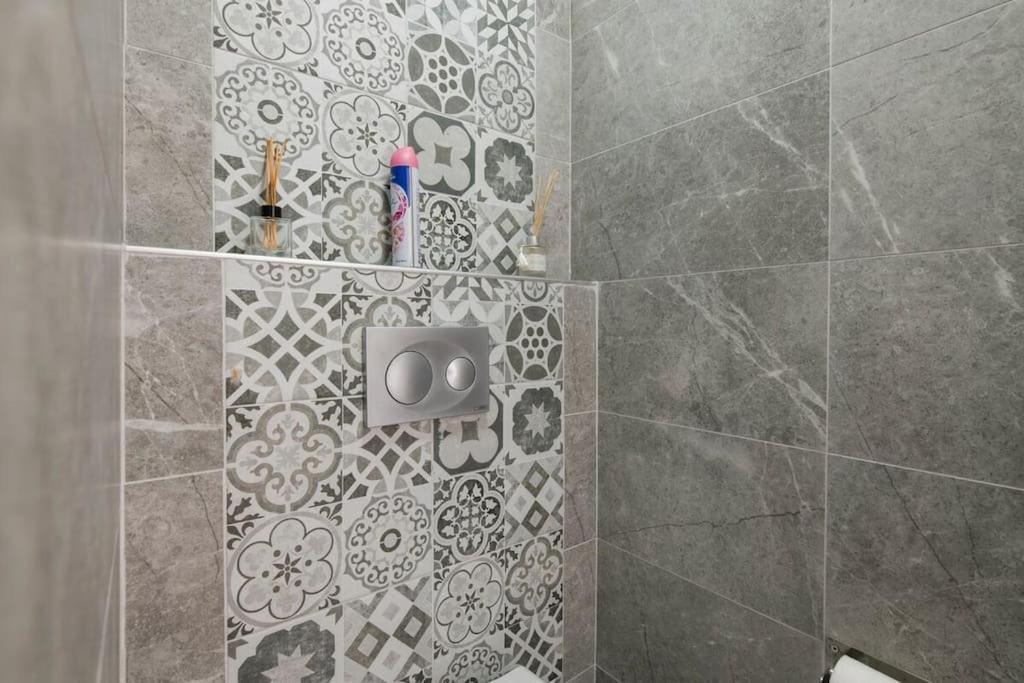 Cute 1 W Ac 300 Meters To Istiklal Street Apartment *