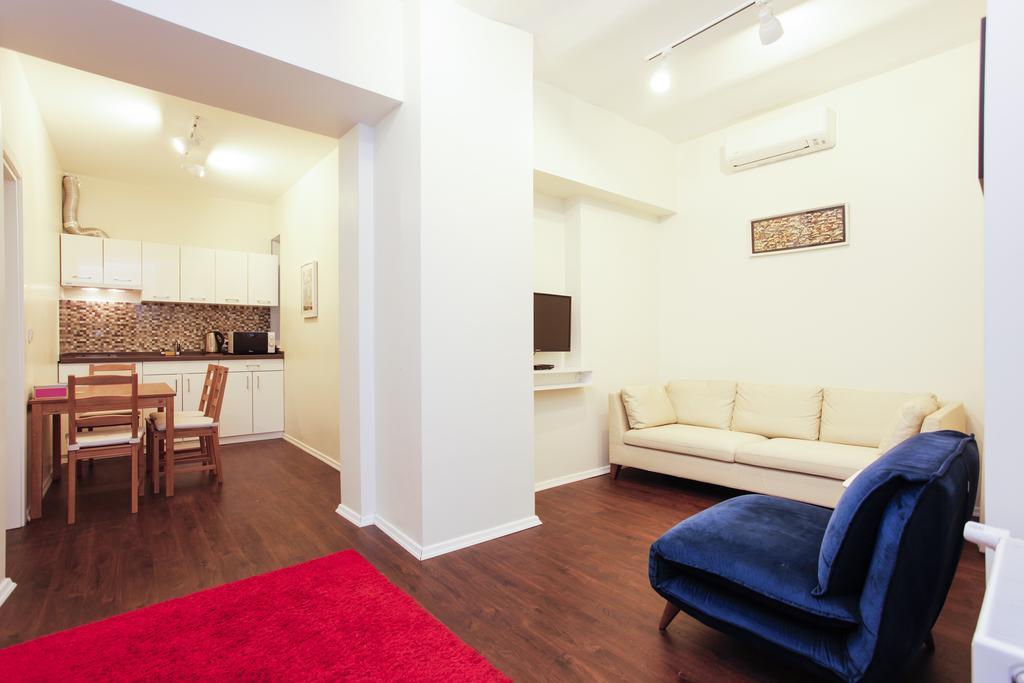 Juno Aparthotel 3*