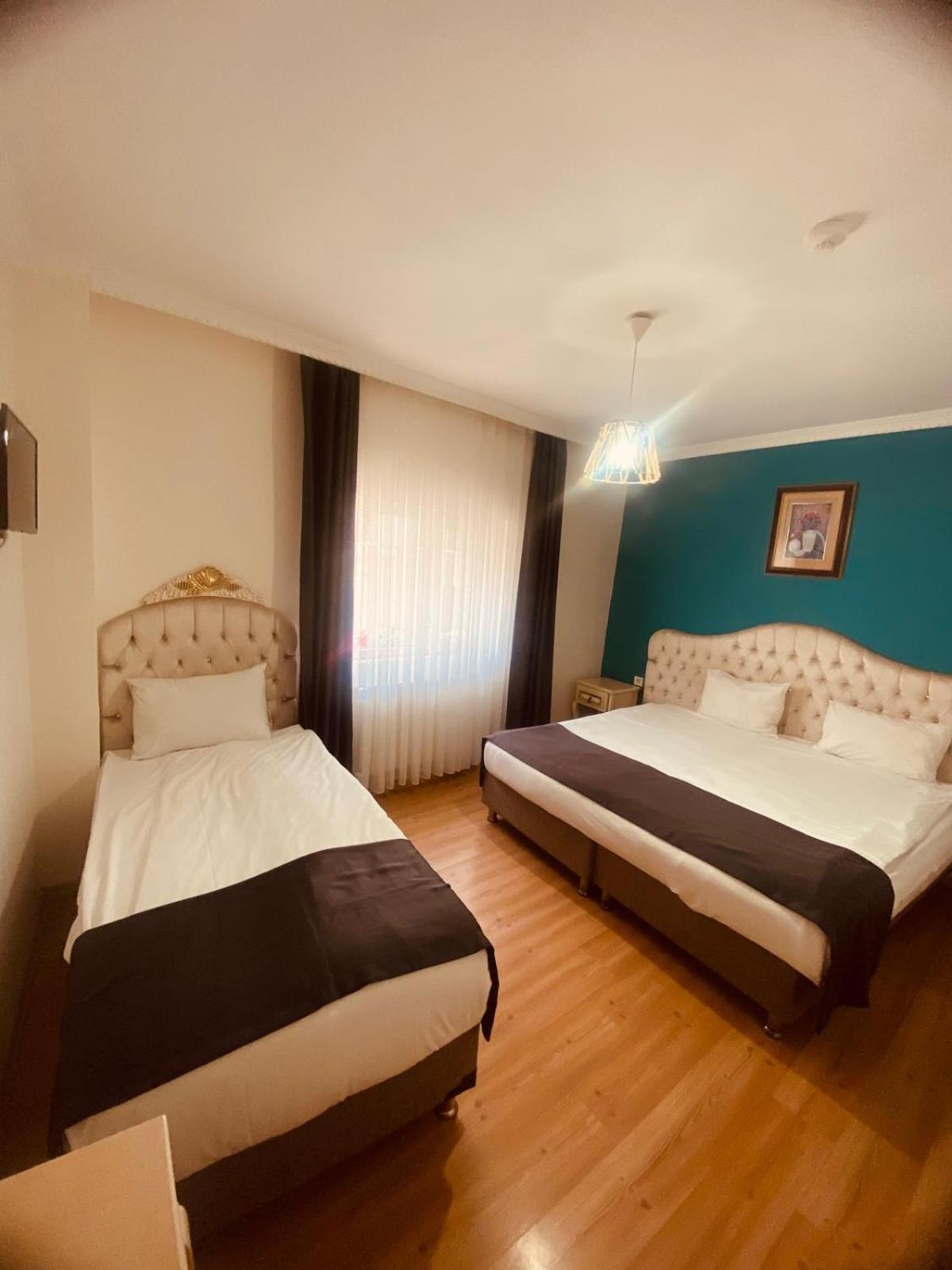 Adora Cafe & Restaurant Hotel