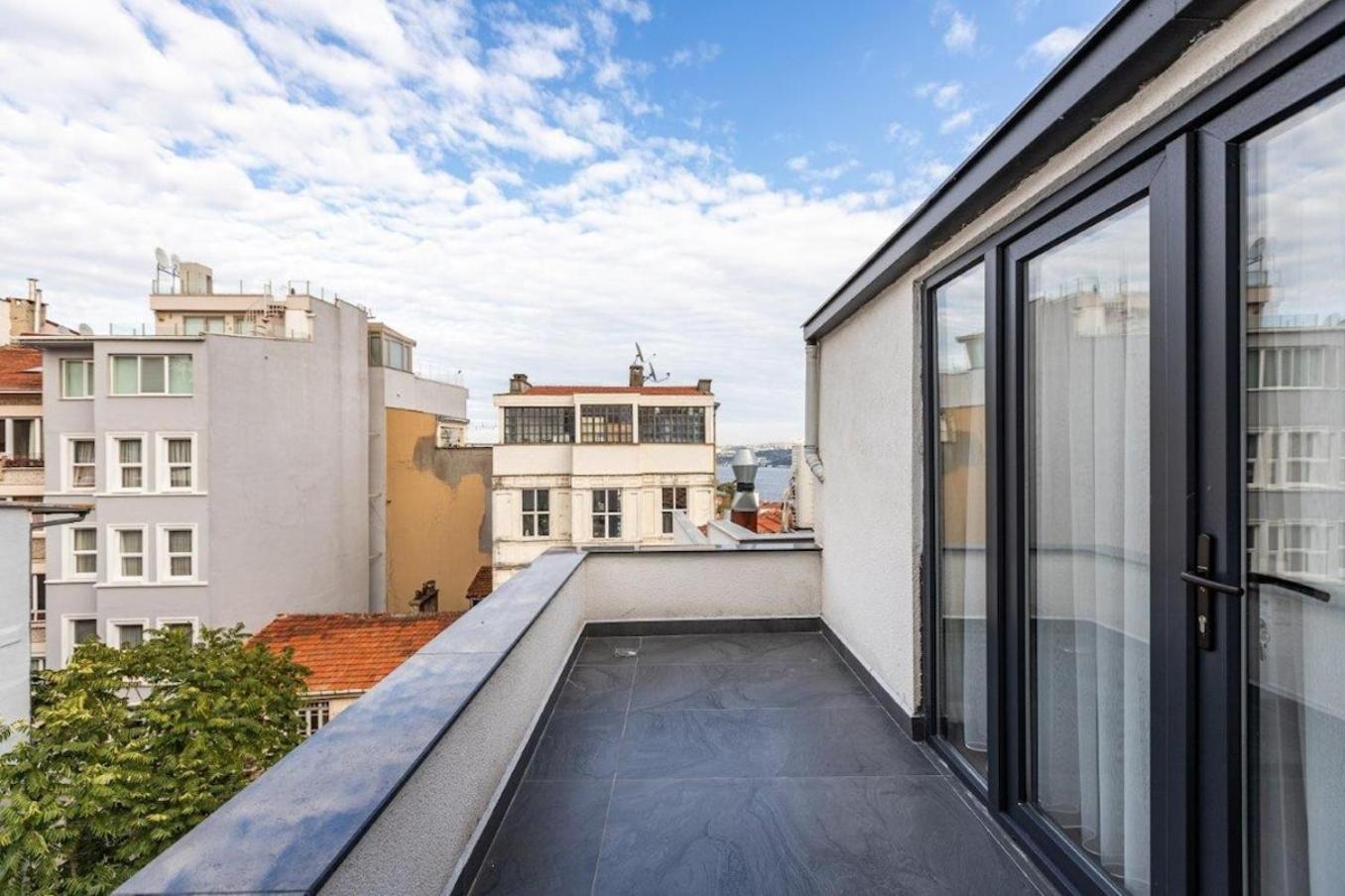 Duplex Penthouse Wparking 3bd2bath Views! #340 Apartment