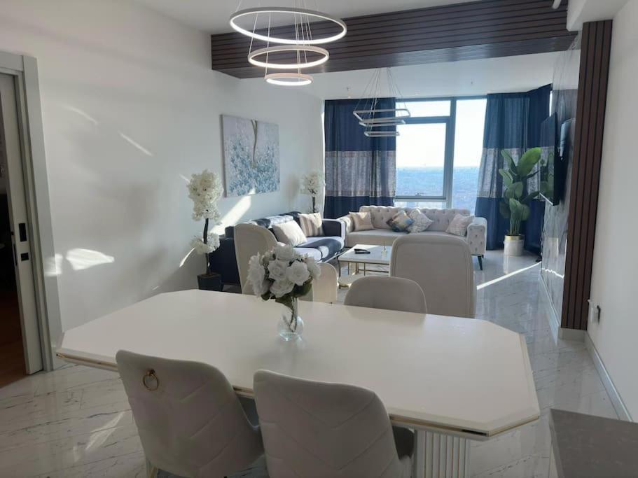 Apartment Modern Luxury At Sinpas Queen *