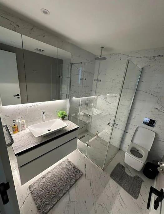Apartment Modern Luxury At Sinpas Queen *