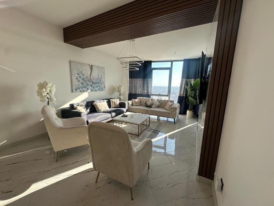 Modern Luxury At Sinpas Queen Apartment