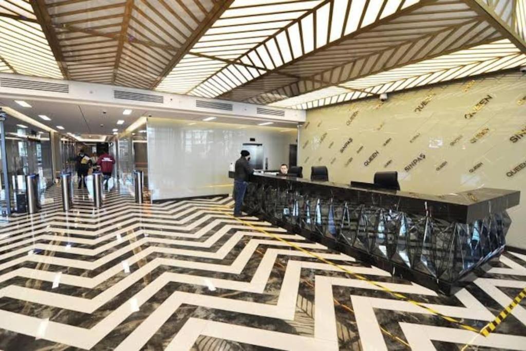 Modern Luxury At Sinpas Queen Apartment
