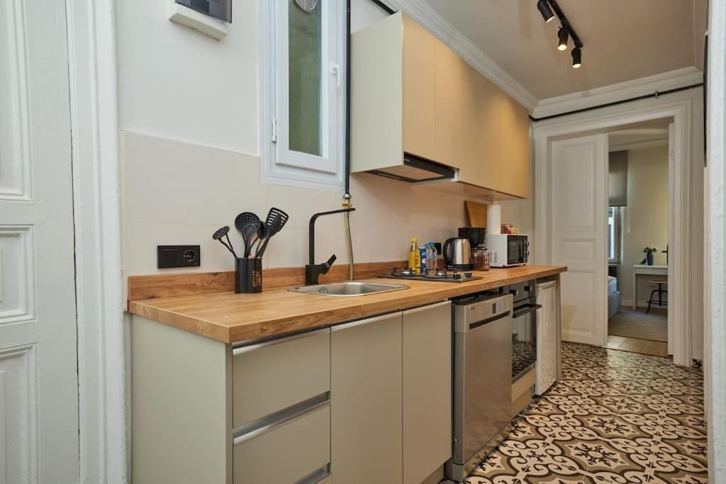 Spacious 3br 2bath Ac In Center - Santur D9 Istanbul