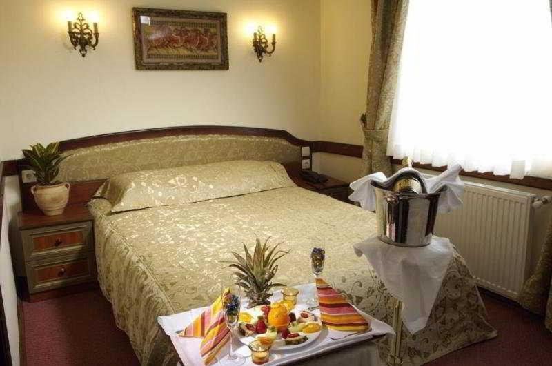 Adora Cafe & Restaurant Hotel Istanbul