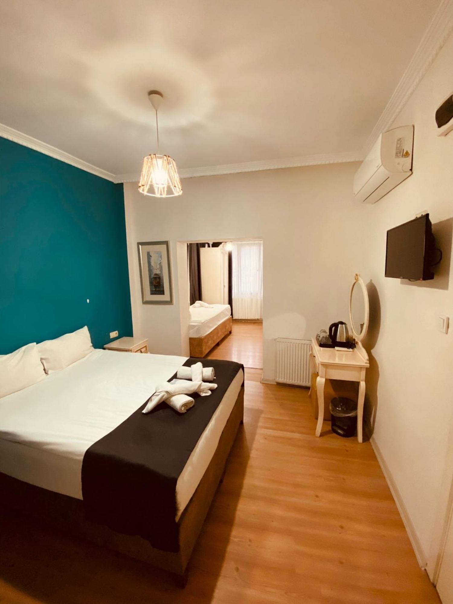 Adora Cafe & Restaurant Hotel Istanbul
