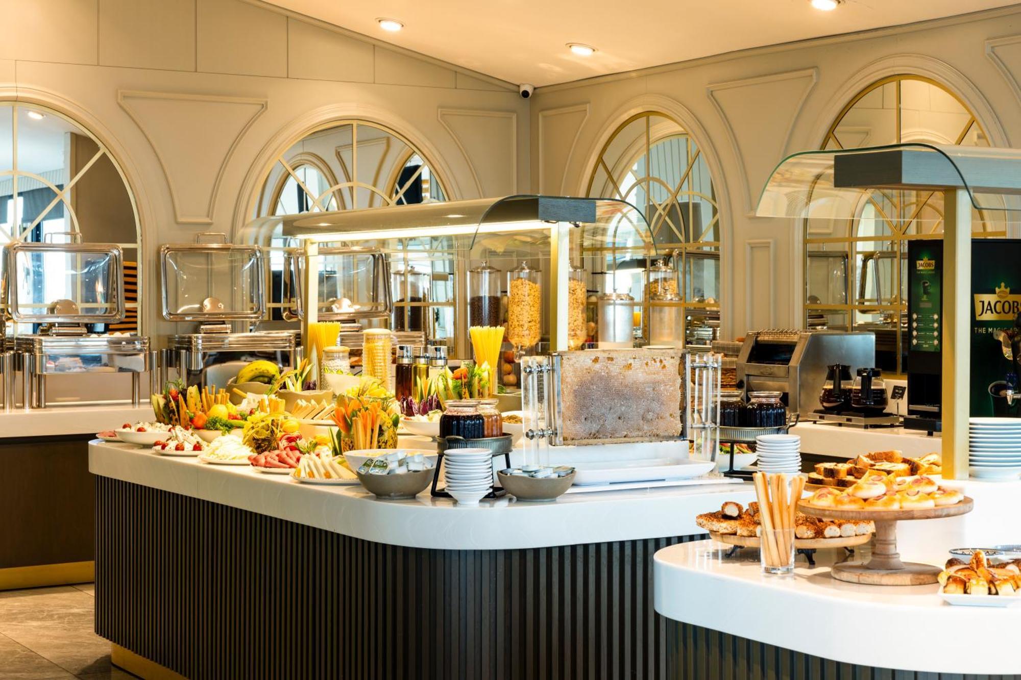 Hotel Zurich Old 4*