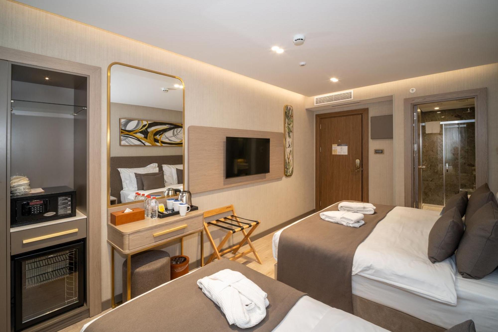 Rayelin Old Town Hotel 4*