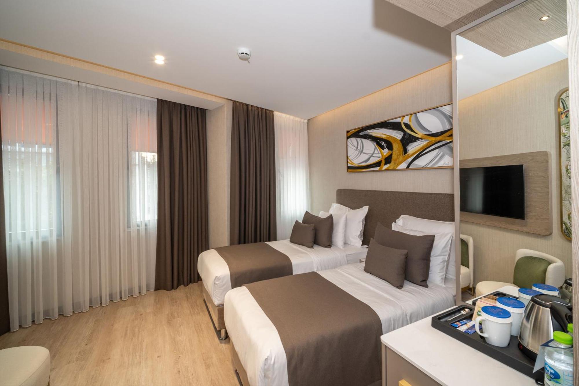Rayelin Old Town 4*