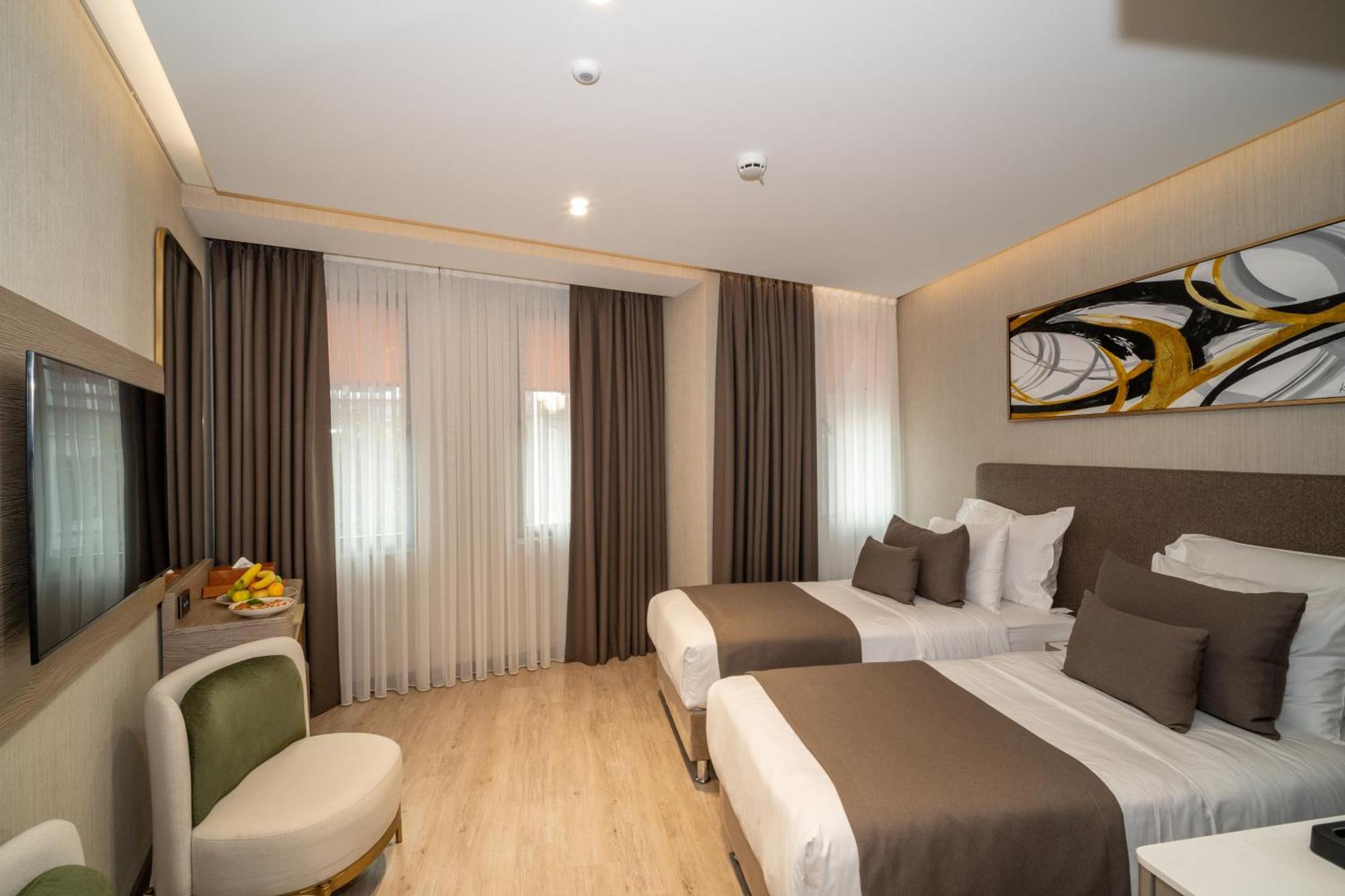 Rayelin Old Town 4*