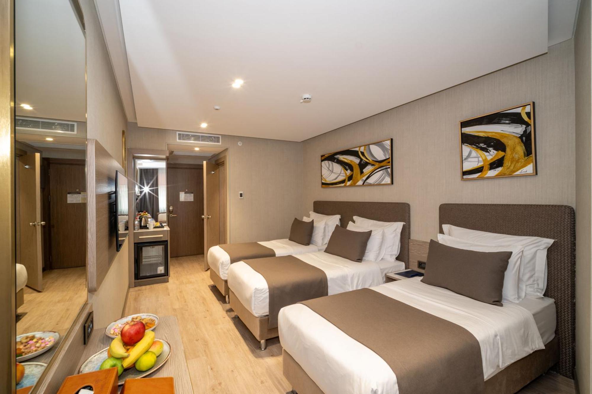 Hotel Rayelin Old Town 4*