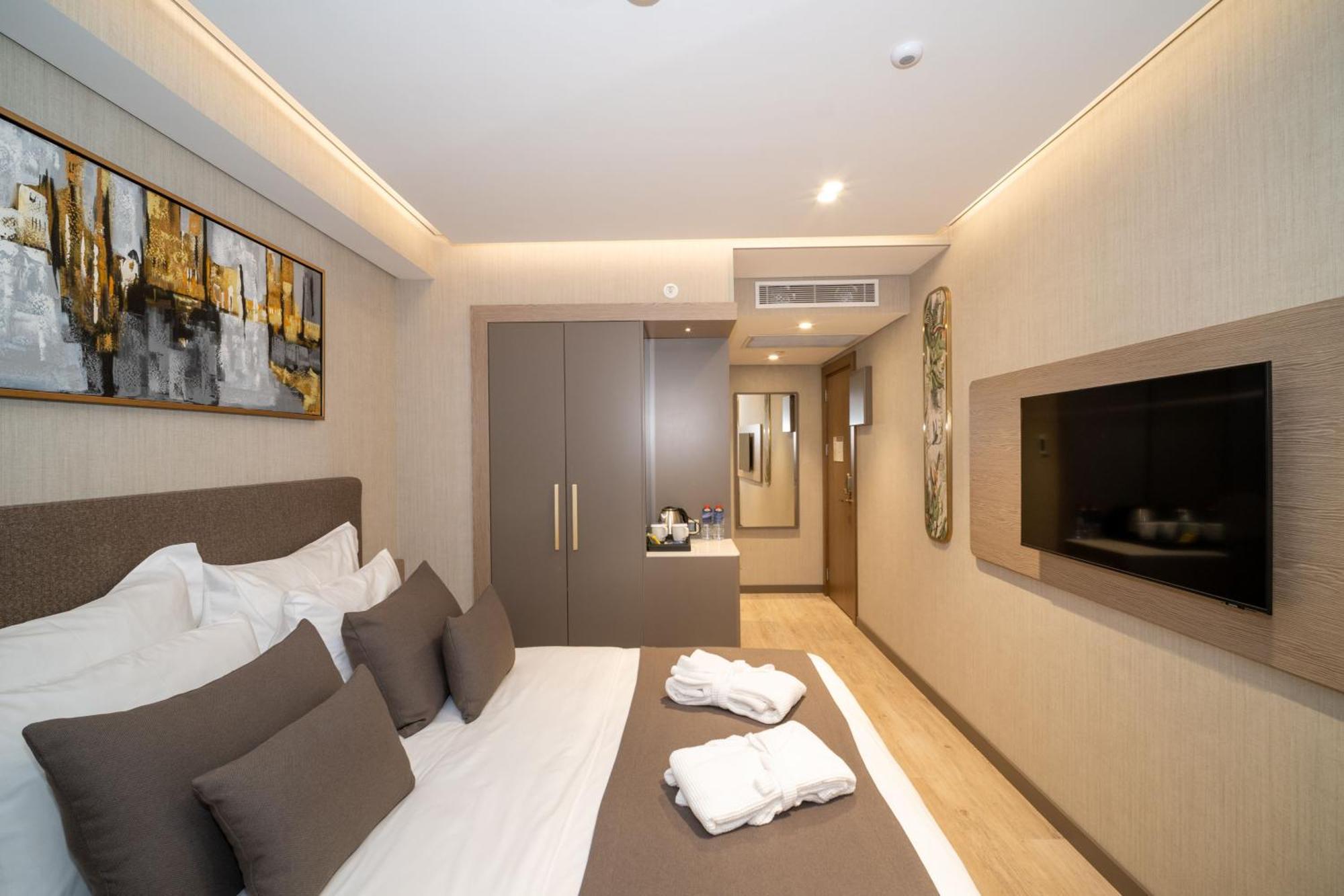 Rayelin Old Town 4*