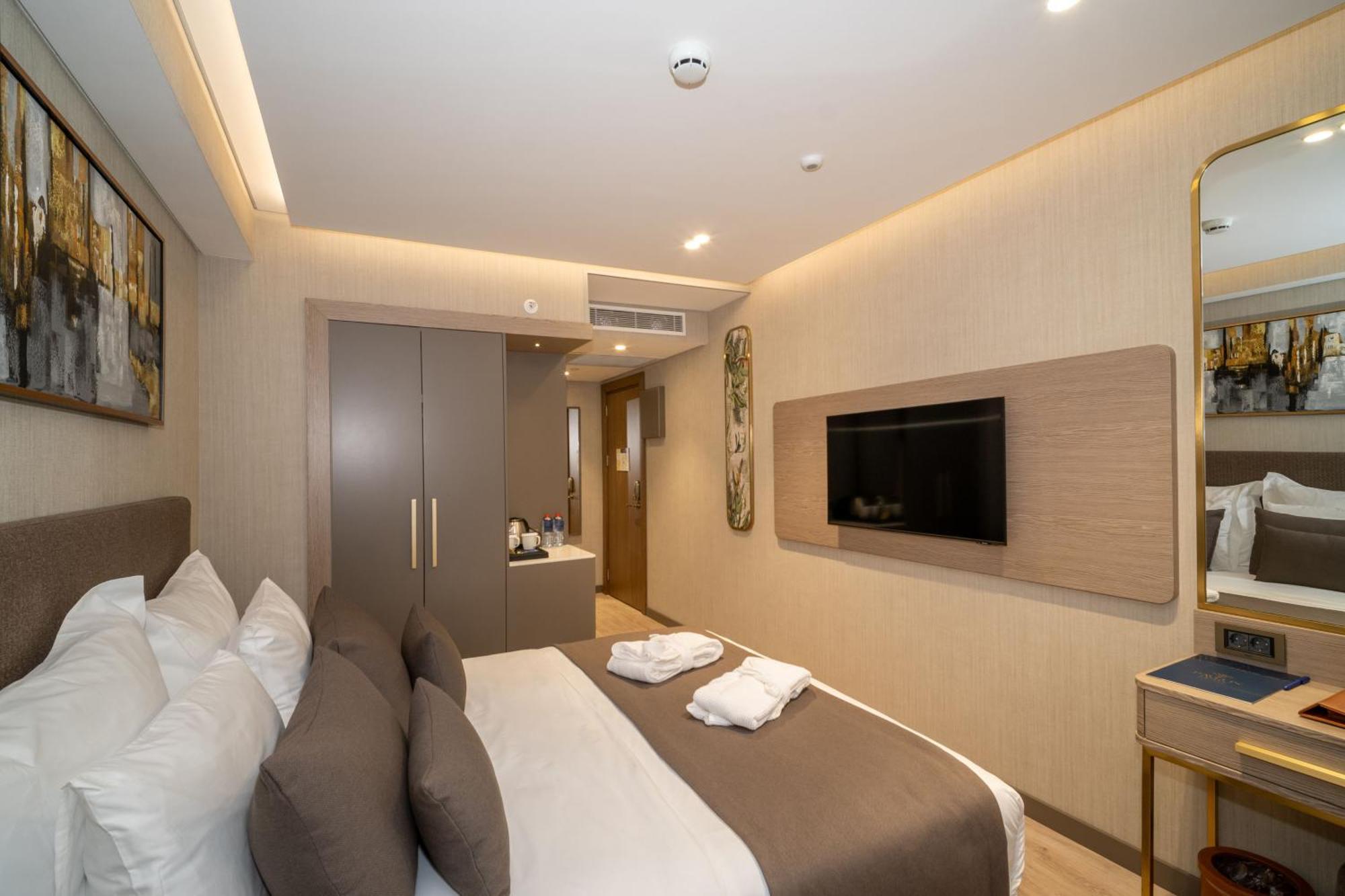 Rayelin Old Town Hotel
