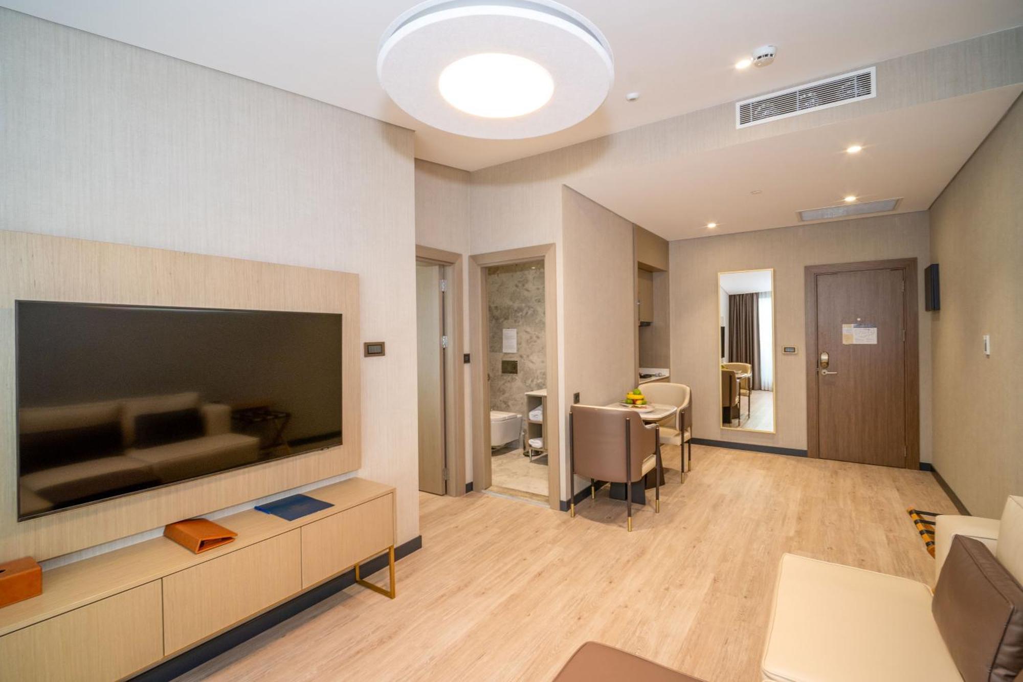 Rayelin Old Town Hotel 4*