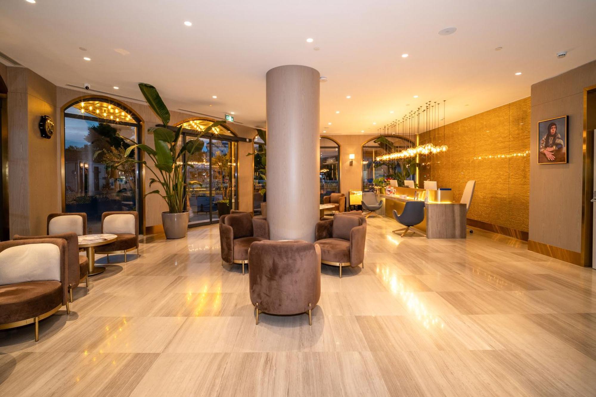 Rayelin Old Town Hotel 4*