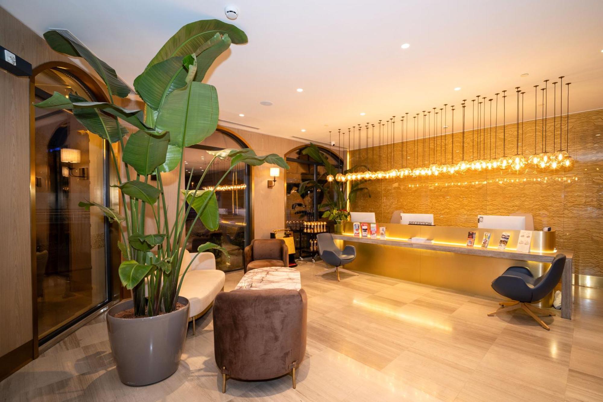 Rayelin Old Town Hotel 4*