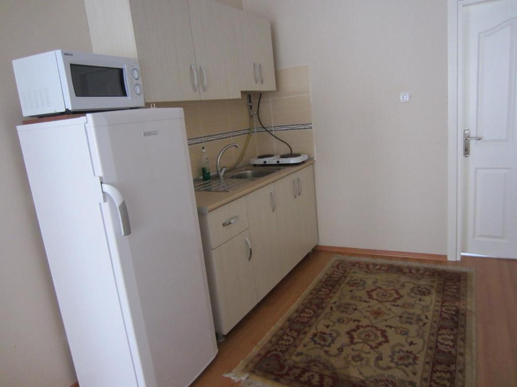 Flamingo Apart Aparthotel 3*