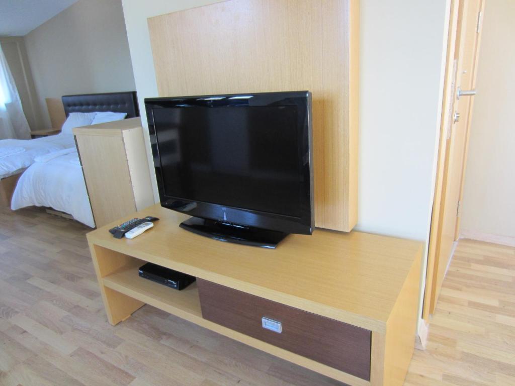Flamingo Apart 3*