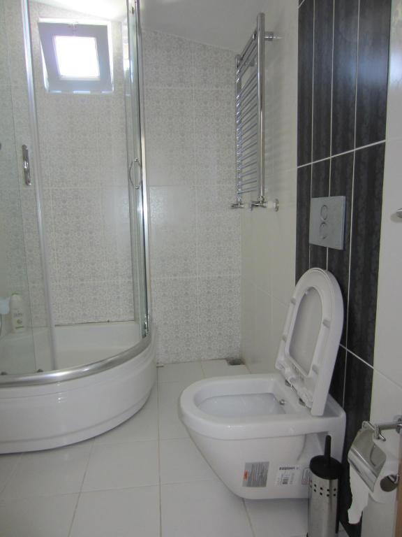 Flamingo Apart 3*
