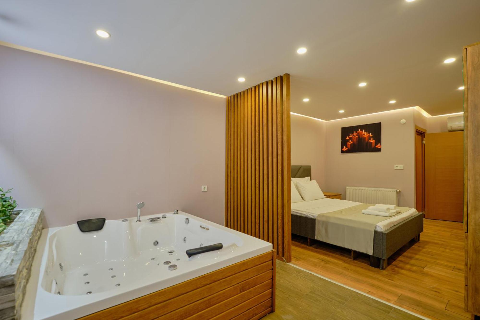 1 Jakuzili Apartment