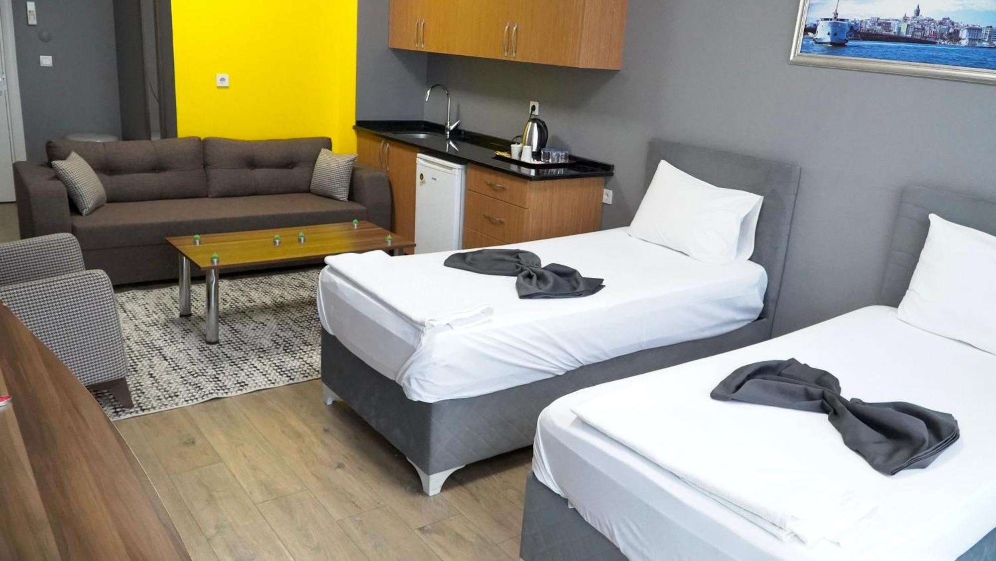 Skyport Aparthotel 3*