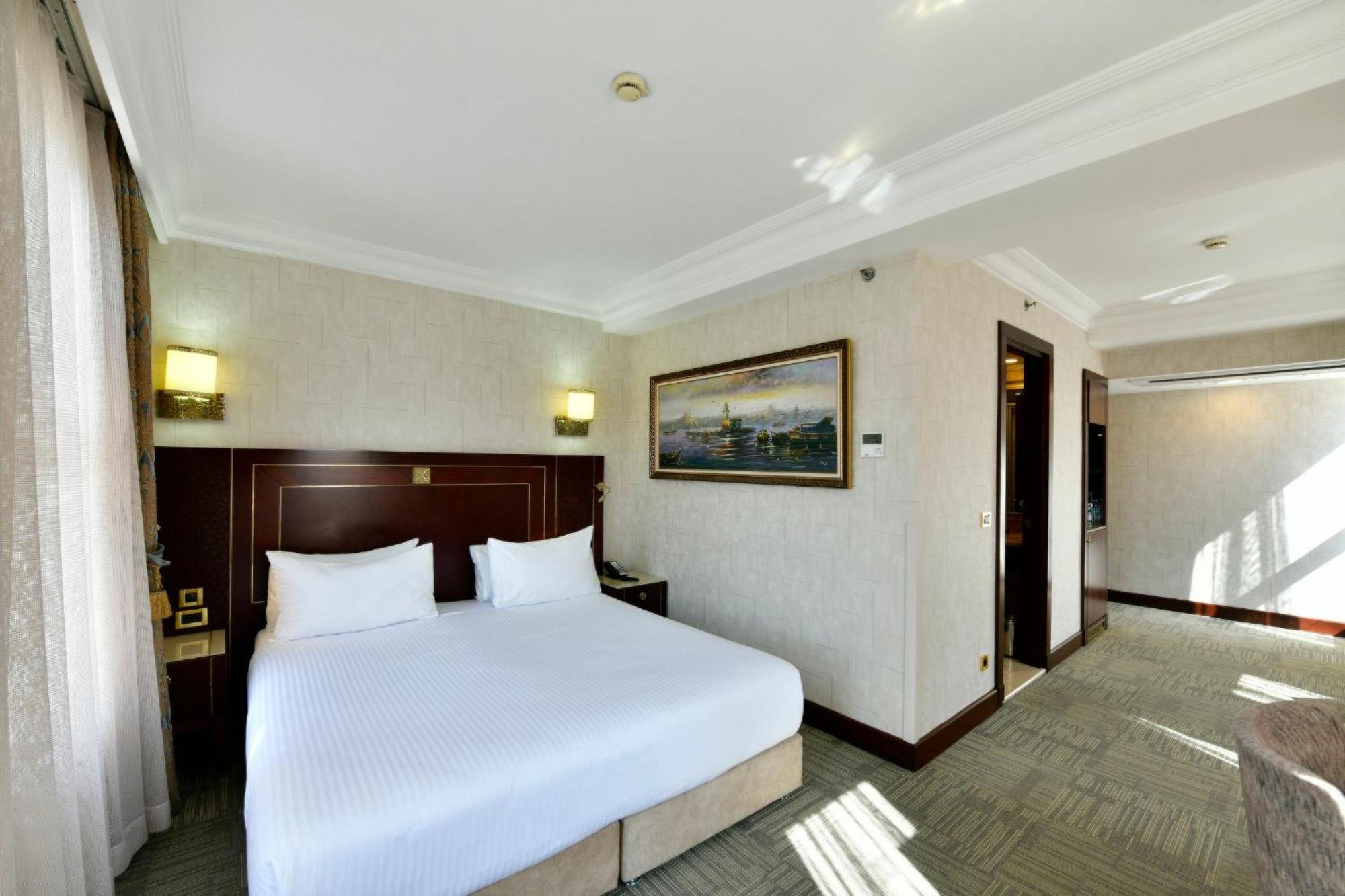 Crowne Plaza - Old By Ihg 5*