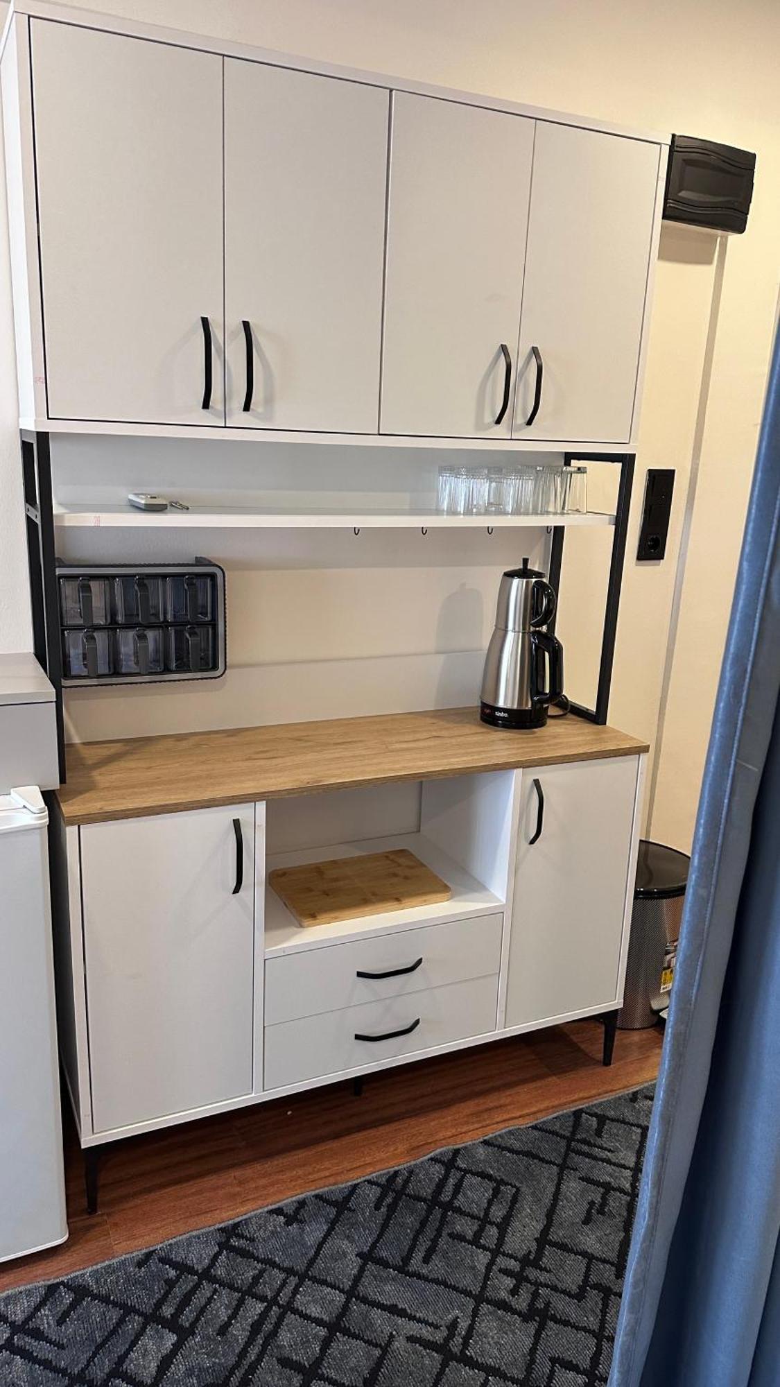 Golden Wood Apartment