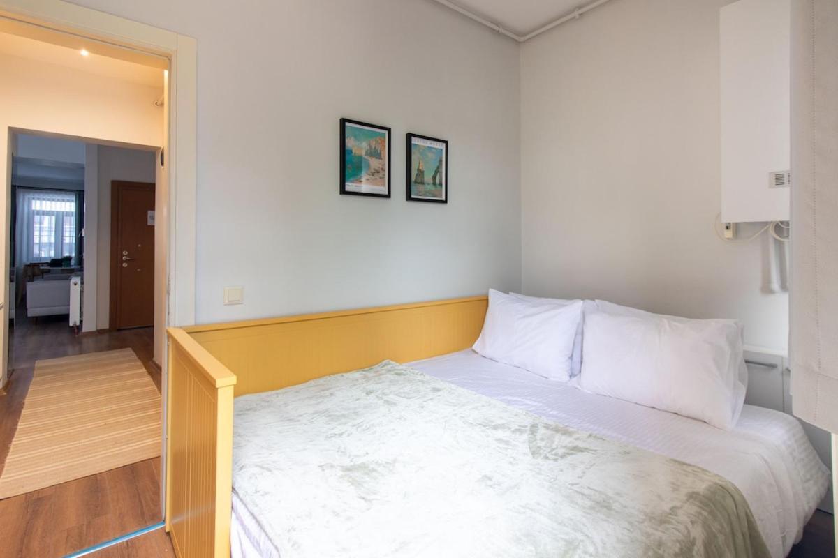 Apartamento Tastefully Designed 2br With A Lush Backyard Istambul