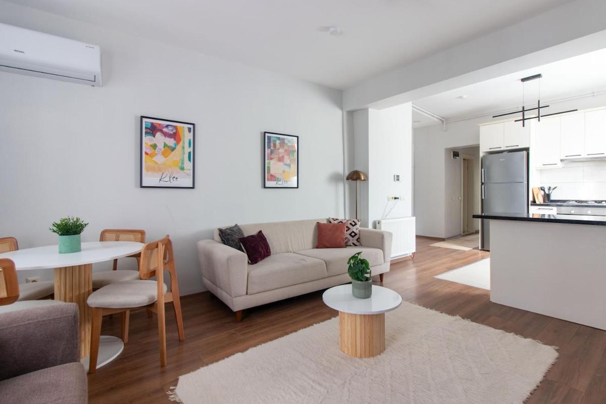 Apartamento Tastefully Designed 2br With A Lush Backyard