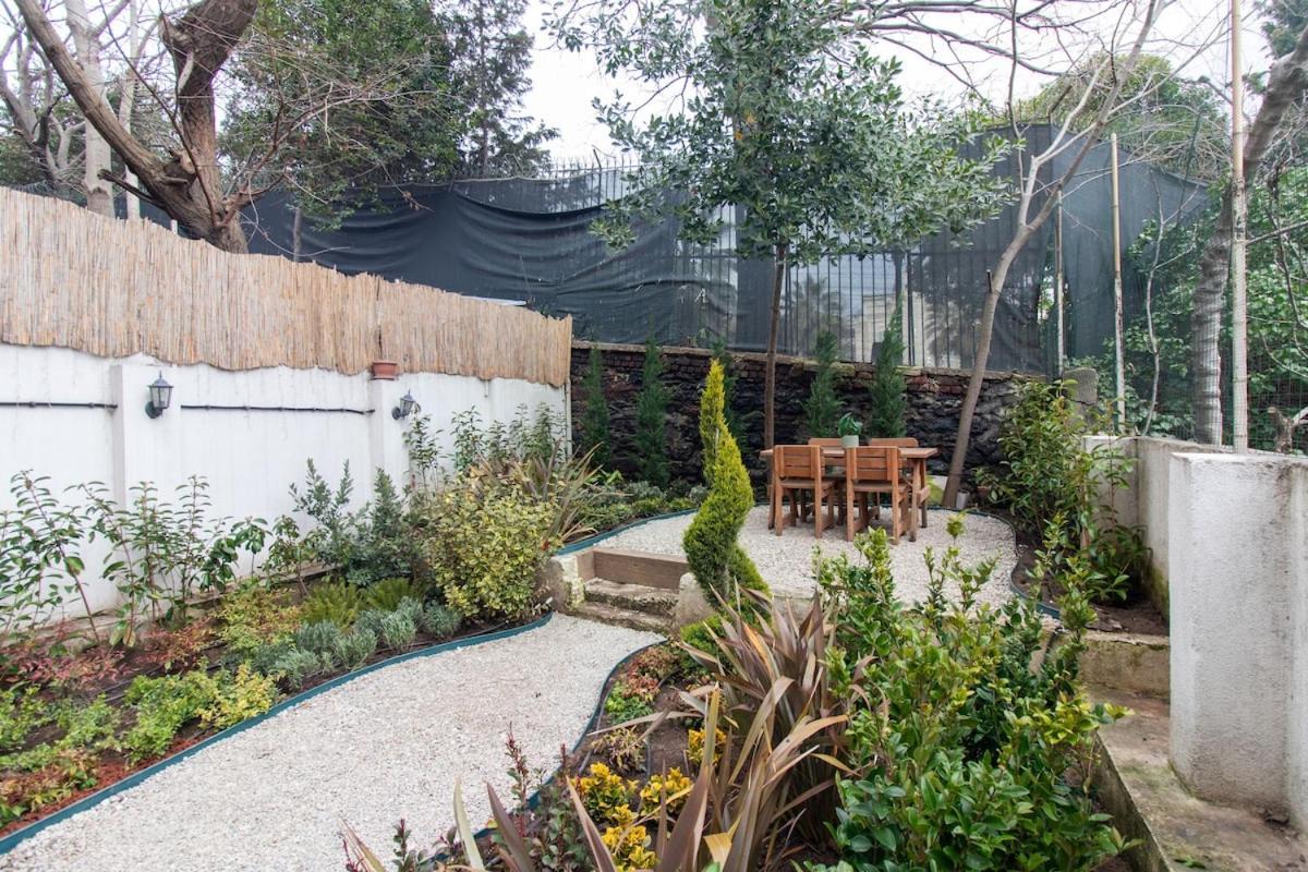 Apartamento Tastefully Designed 2br With A Lush Backyard Istambul