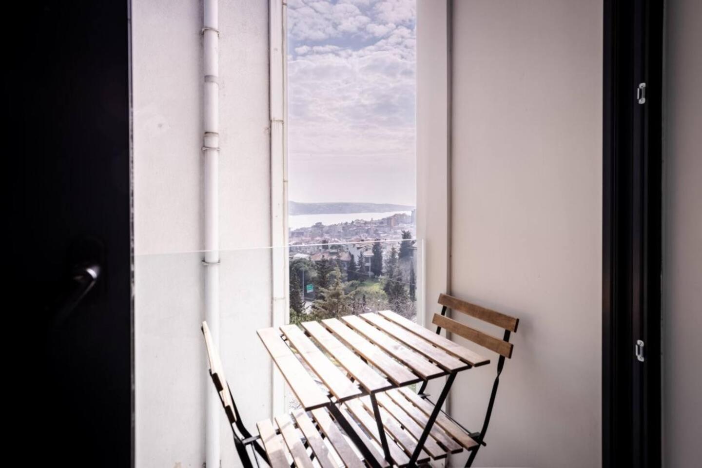 Airy Cozy - Partial Seaview Balcony! #380 Apartment *