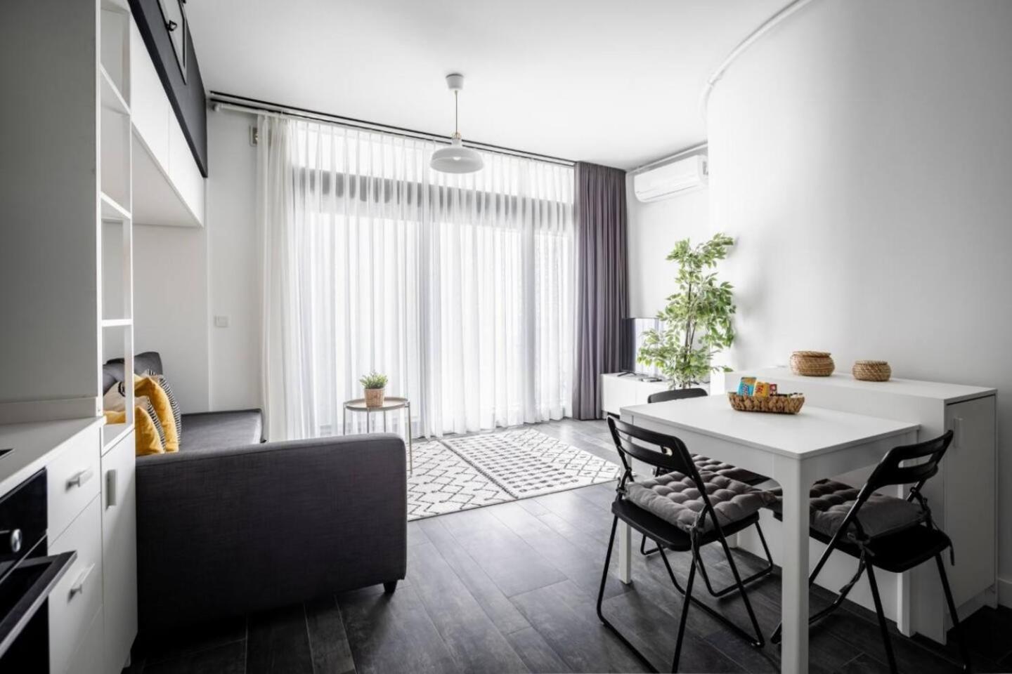 Apartment Airy Cozy - Partial Seaview Balcony! #380 *