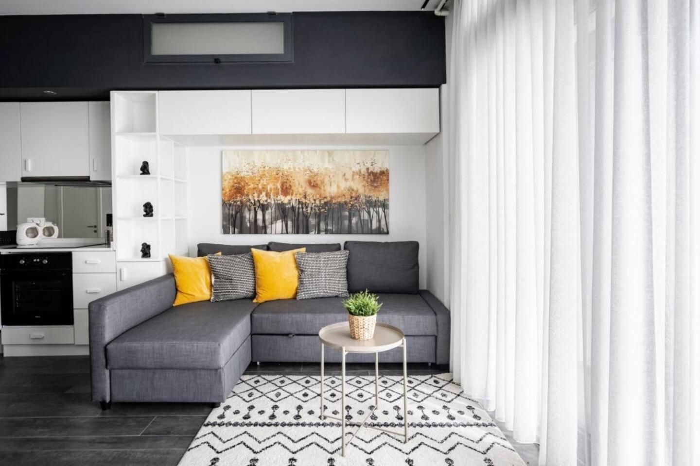 Airy Cozy - Partial Seaview Balcony! #380 *