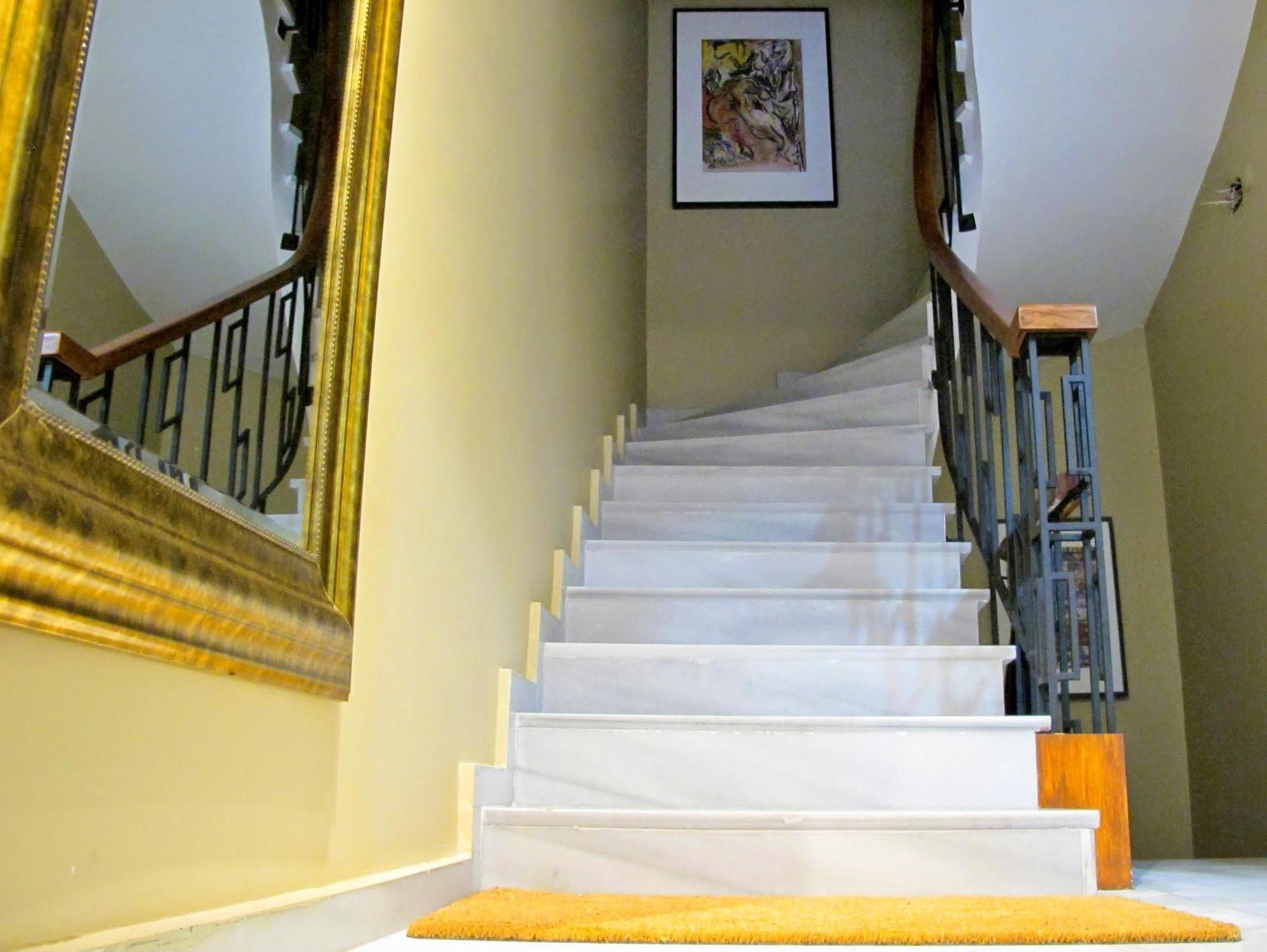 Juno Aparthotel 3*