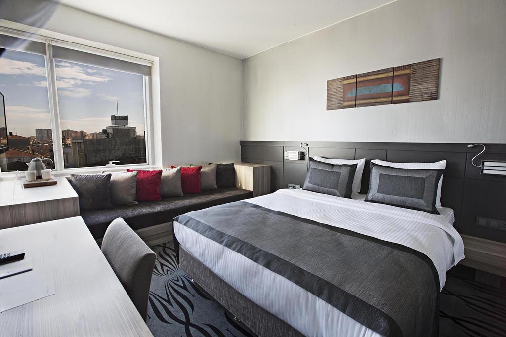 Hotel Akoni 3*