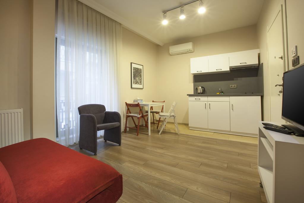 Juno Aparthotel