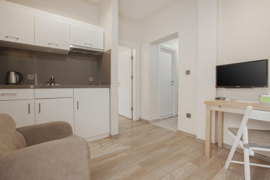 Juno Aparthotel
