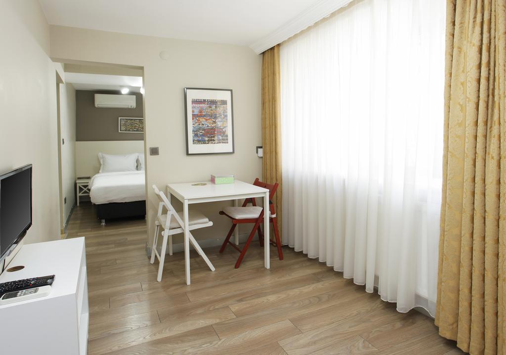 Juno Aparthotel
