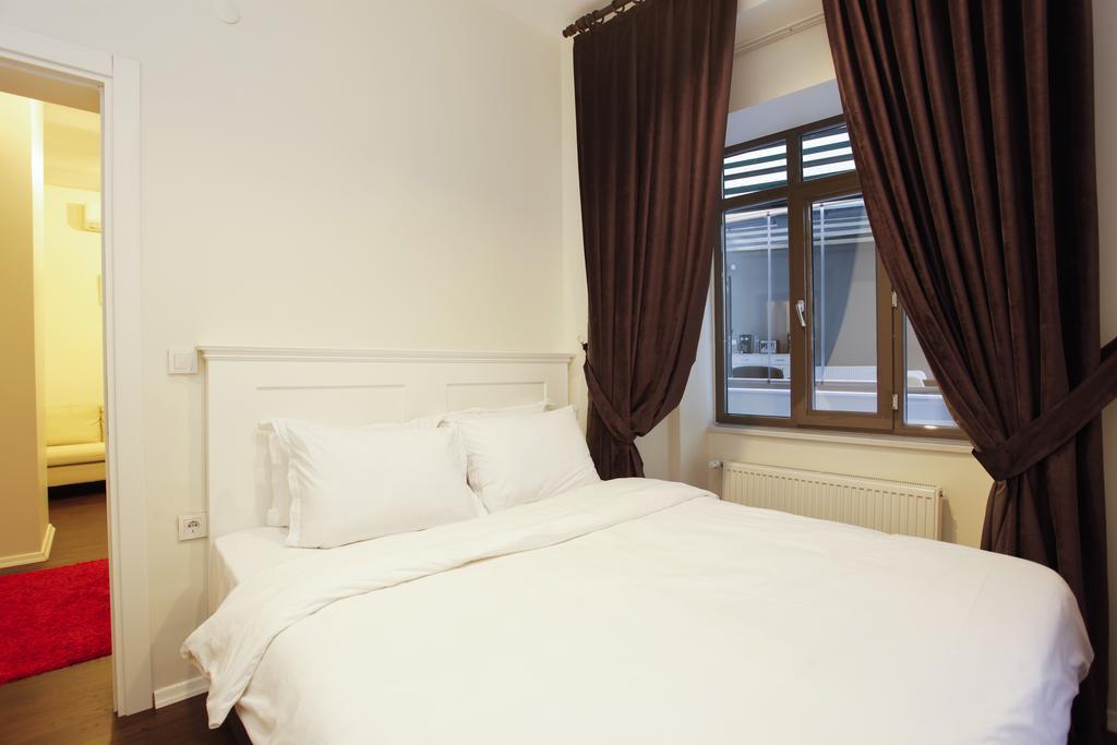 Juno Aparthotel