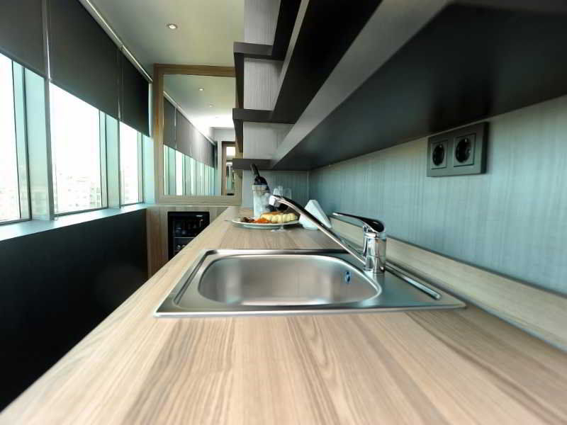 Hotel Akoni 3*