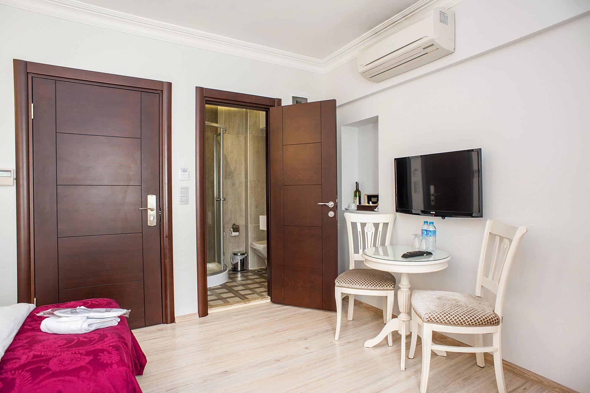 Nacre Boutique 3*