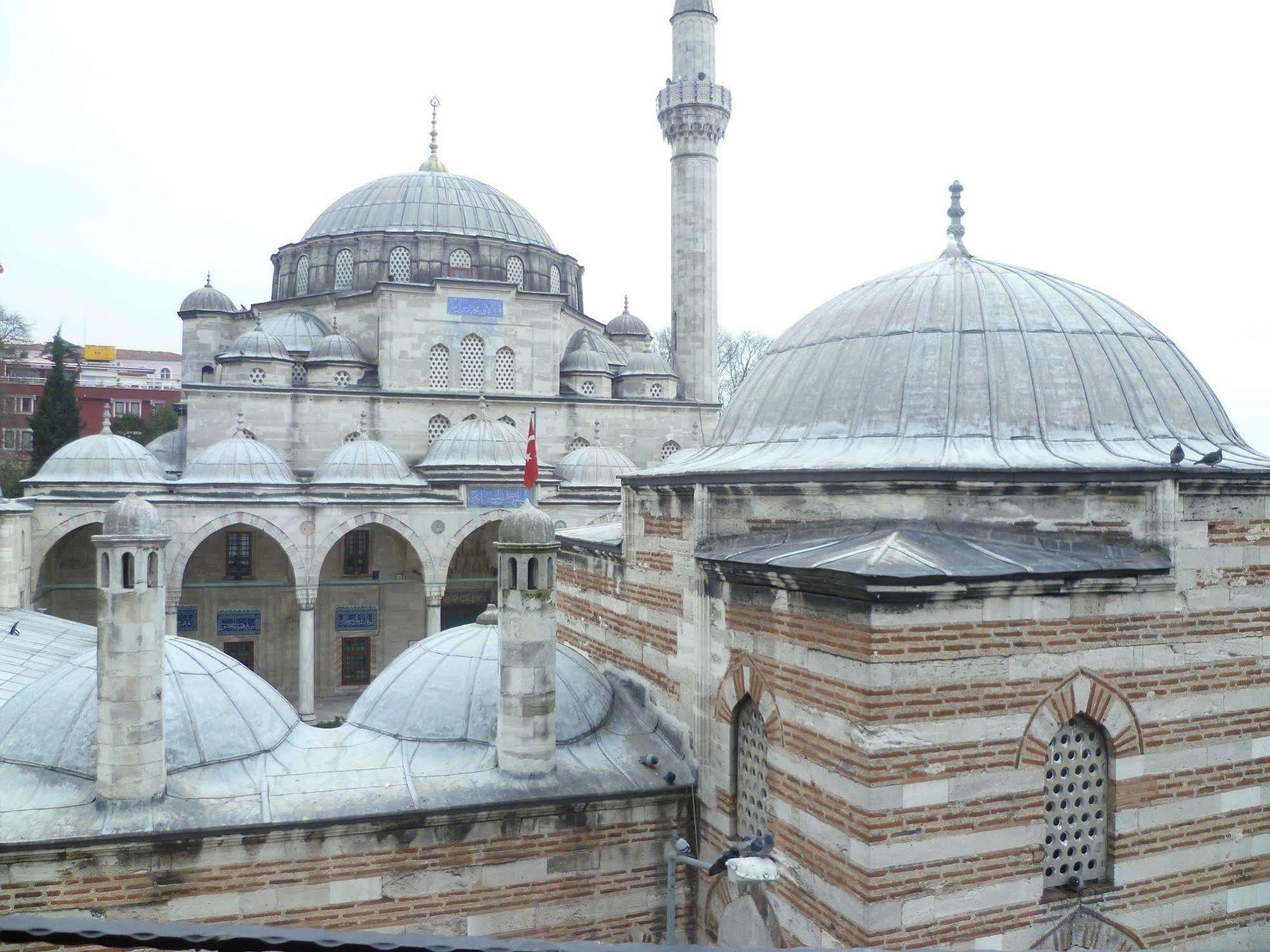 Ekim Hotel 3*