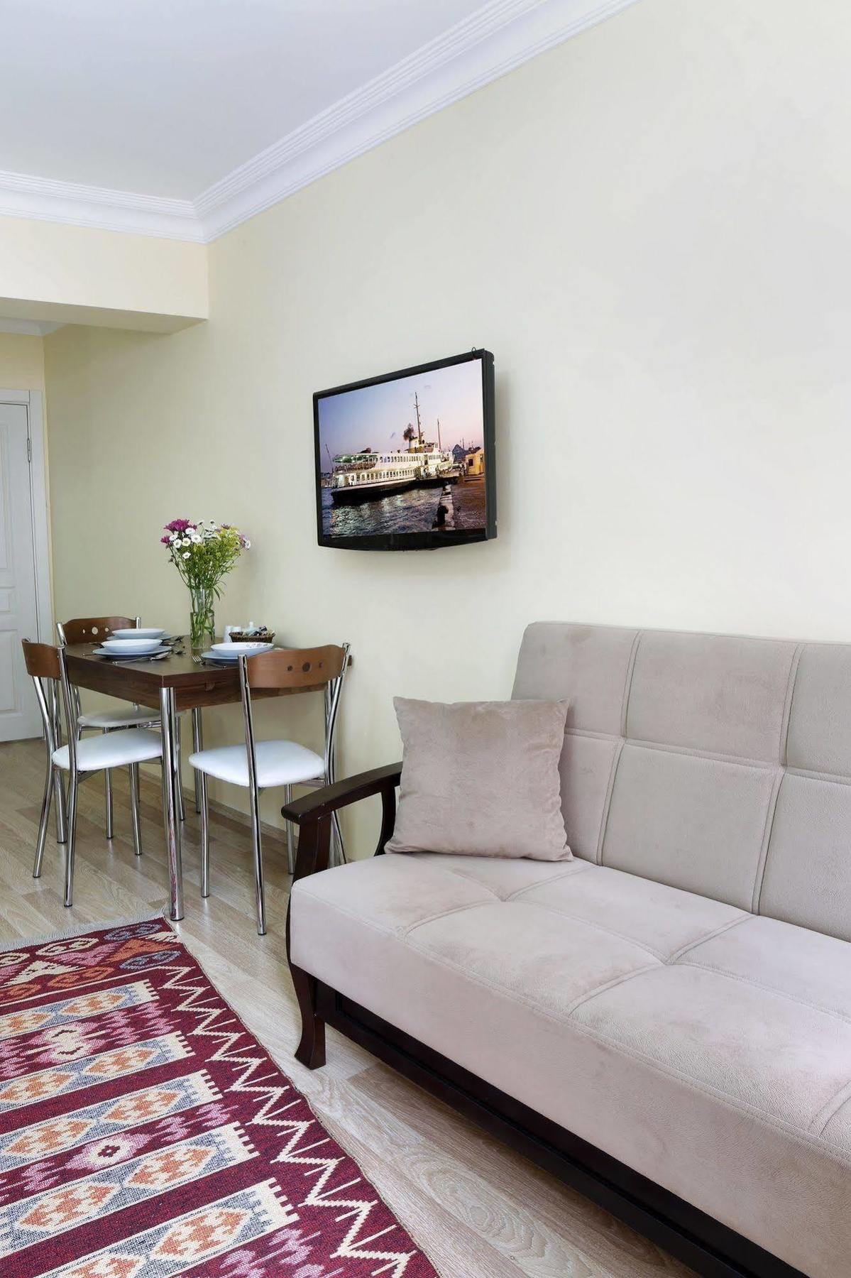 Ekim Hotel 3*