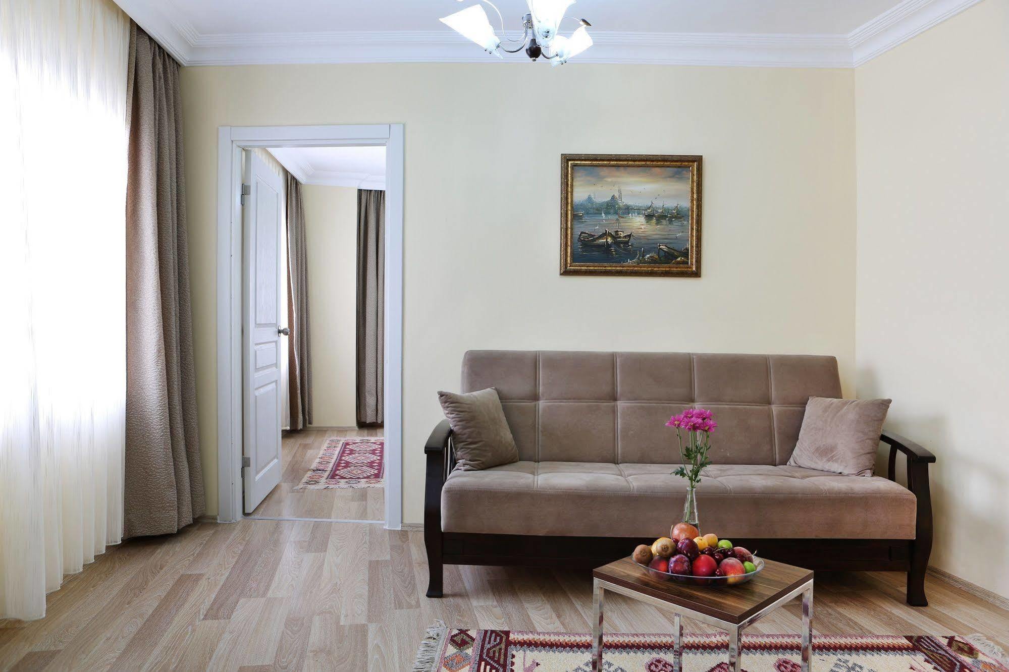Ekim 3* Istanbul