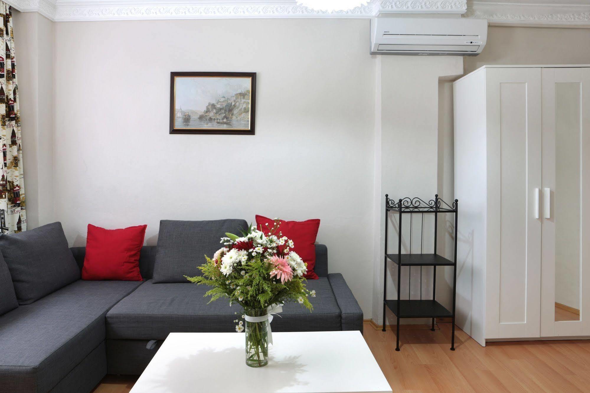Ekim Hotel